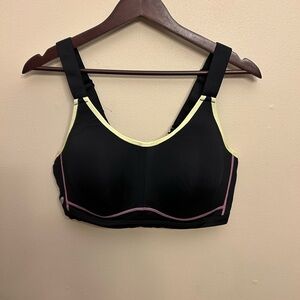 NWT LIVI High Impact Underwire Sports Bra 38DDD Black Padded